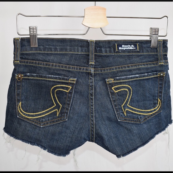 Short Shorts 🤍 - Picture 5 of 5